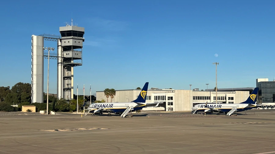 El Aeropuerto de Alicante es uno de los cinco aeropuertos más transitados de España.